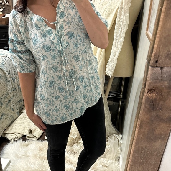 Como blue Floral Lace-Up Blouse - Blue size large - Picture 2 of 6